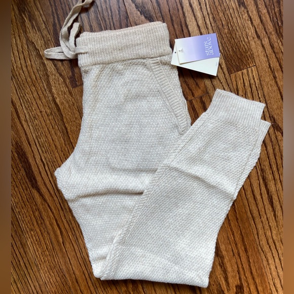 TARGET STARS ABOVE MATCHING TWO
PIECE SWEATER KNIT JOGGER SET - Picture 4 of 6